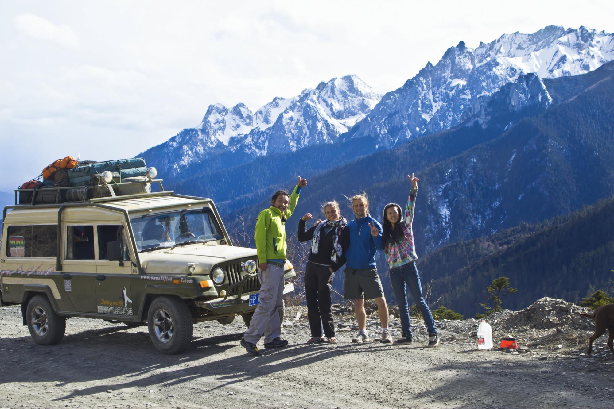 Dao Cheng 4x4 Beijing Jeep trip with 4 rock climbers